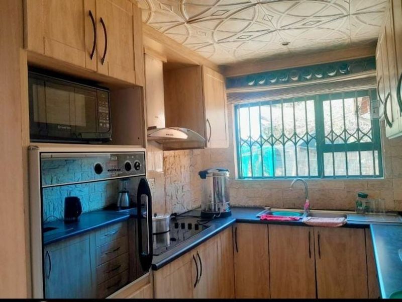 House For Sale in Esther Park - Photo 6