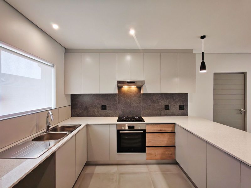 House To Rent in George Central - Photo 6