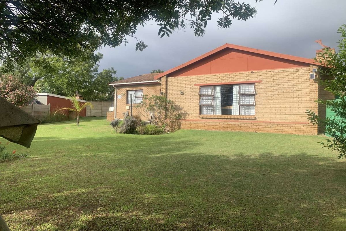 House For Sale in Albertinia Central - Photo 3