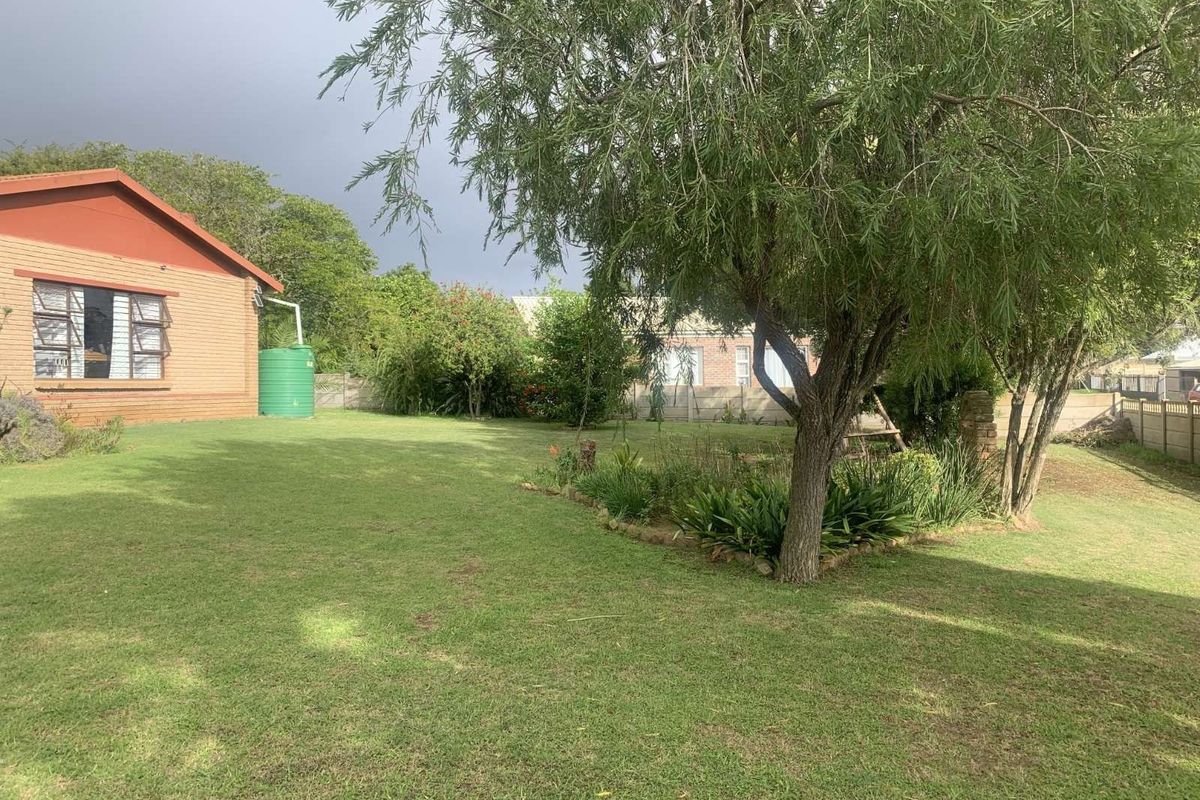 House For Sale in Albertinia Central - Photo 4