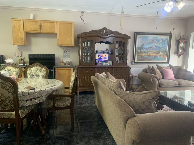 House For Sale in Albertinia Central - Photo 10