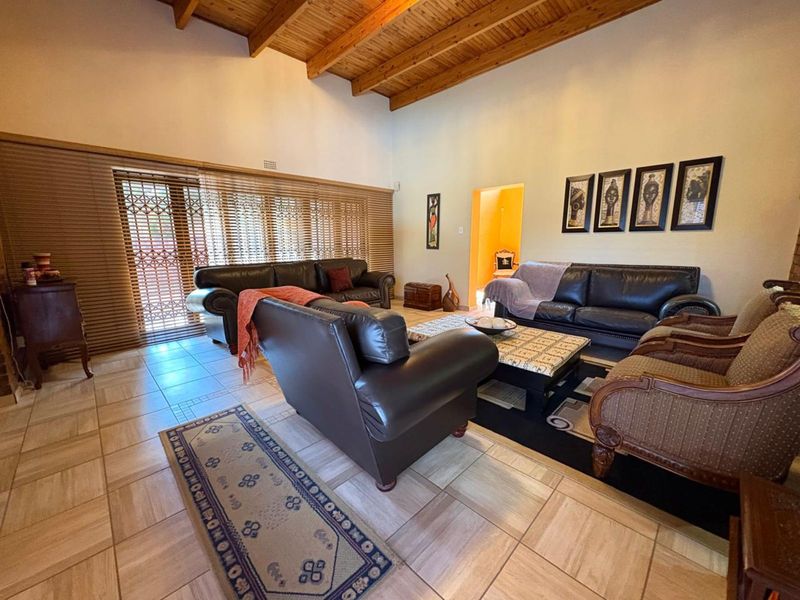 House For Sale in Royldene - Photo 10