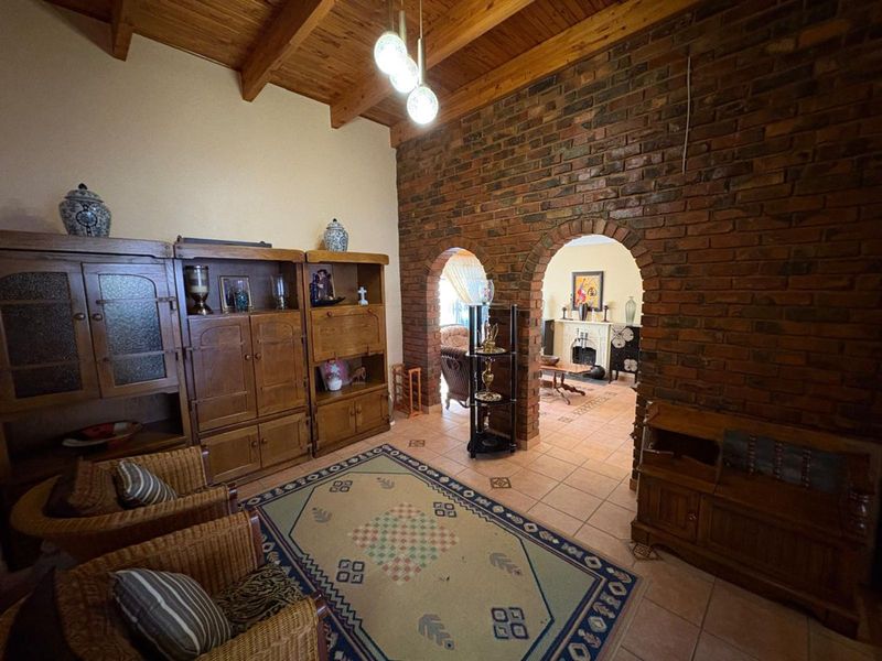 House For Sale in Royldene - Photo 3