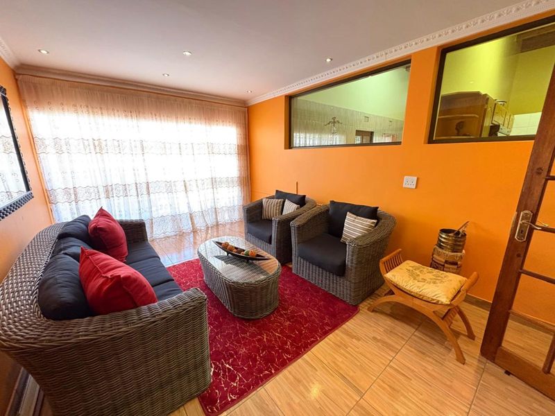 House For Sale in Royldene - Photo 5