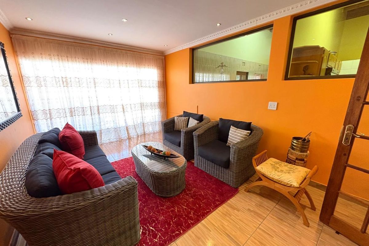 House For Sale in Royldene - Photo 5