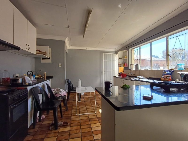 House For Sale in Randlespark - Photo 5