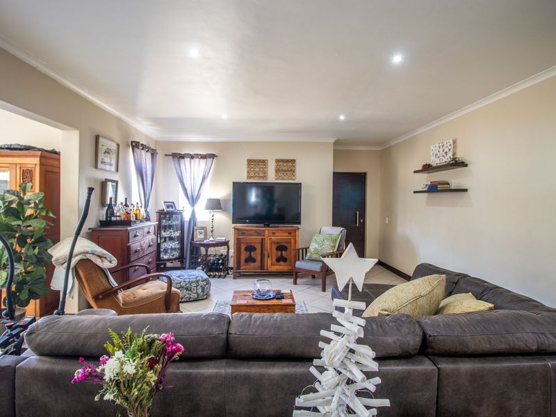 House For Sale in Fairview Golf Estate - Photo 9