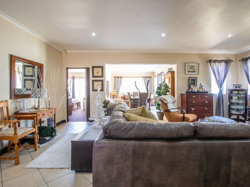 House For Sale in Fairview Golf Estate - Photo 7