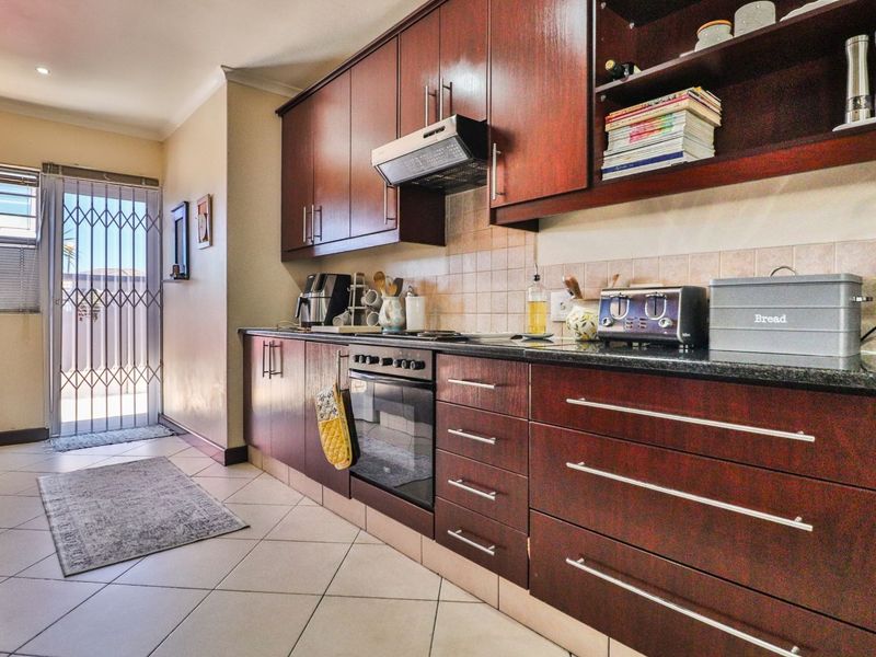 House For Sale in Fairview Golf Estate - Photo 6
