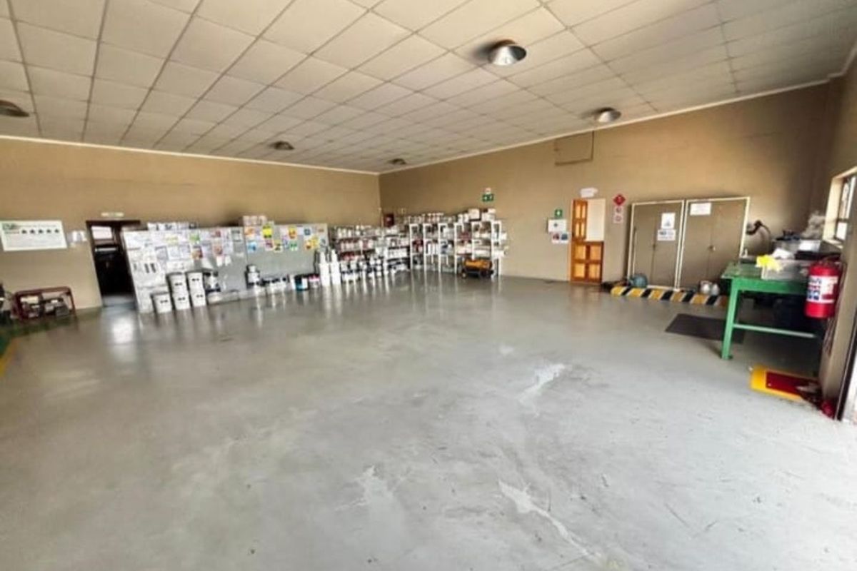 Industrial For Sale in Secunda Central - Photo 3
