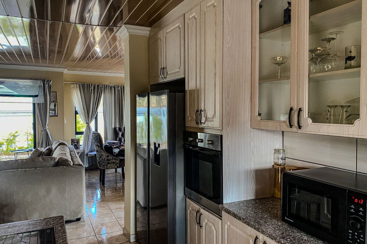 House For Sale in Woodhill Estate - Photo 3