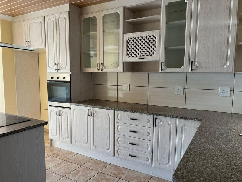 House For Sale in Woodhill Estate - Photo 9