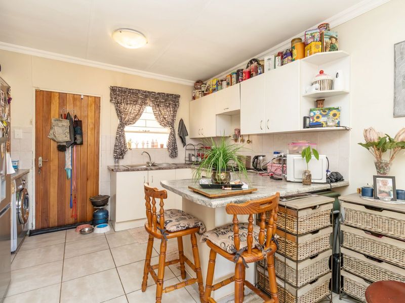 Townhouse For Sale in Wilgeheuwel - Photo 7