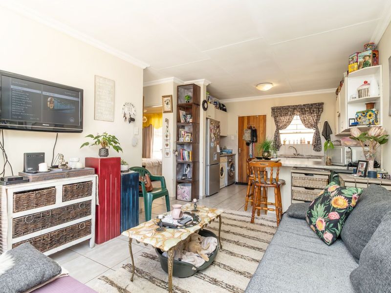 Townhouse For Sale in Wilgeheuwel - Photo 5