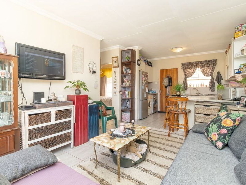 Townhouse For Sale in Wilgeheuwel - Photo 4