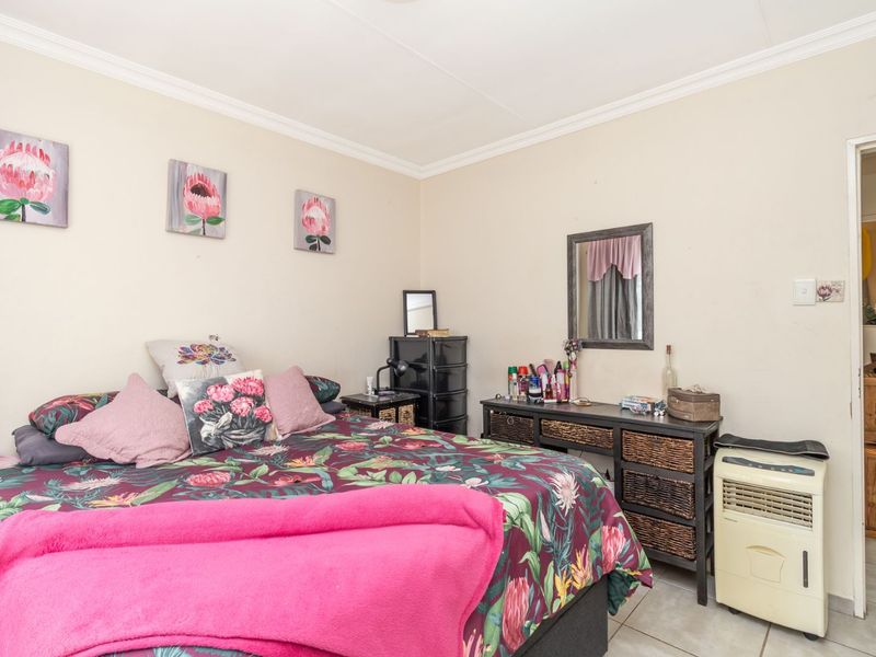 Townhouse For Sale in Wilgeheuwel - Photo 10