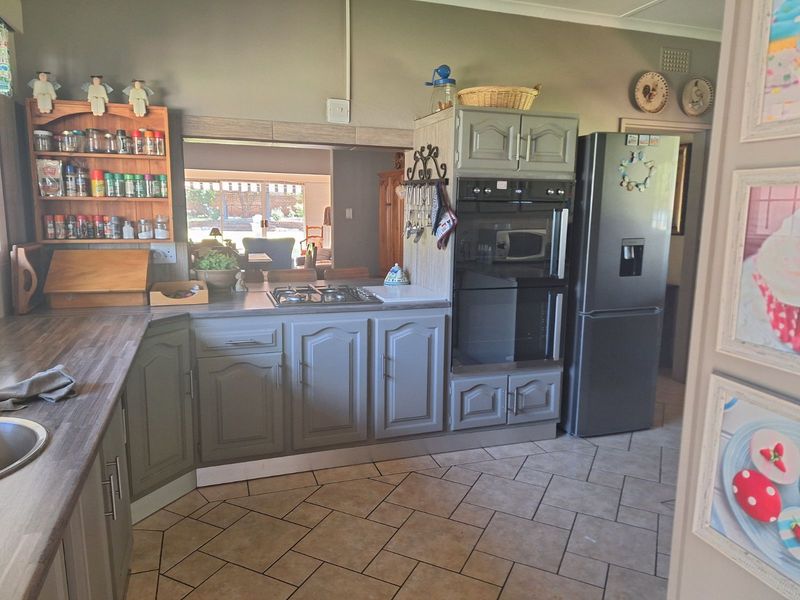 House For Sale in Cullinan Central - Photo 4