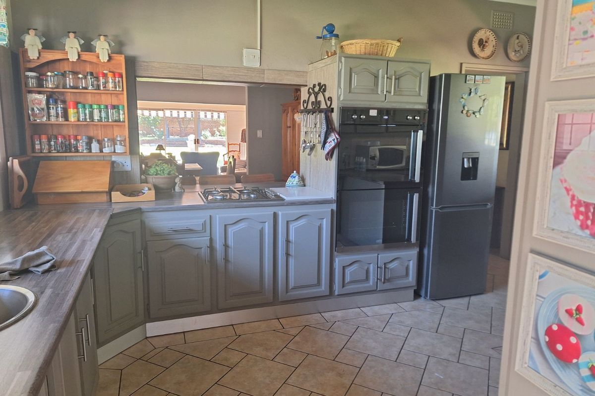 House For Sale in Cullinan Central - Photo 4