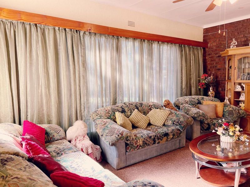 House For Sale in Volksrust Central - Photo 5