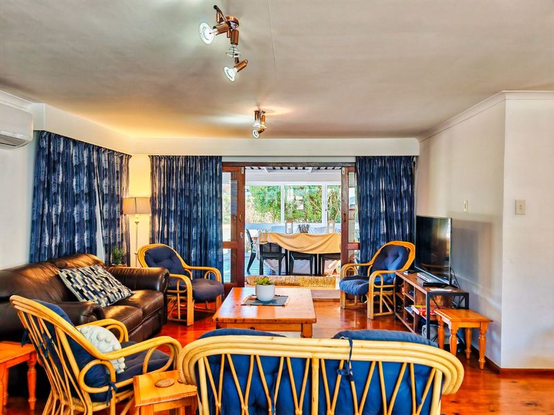 House For Sale in Hartenbos Central - Photo 8