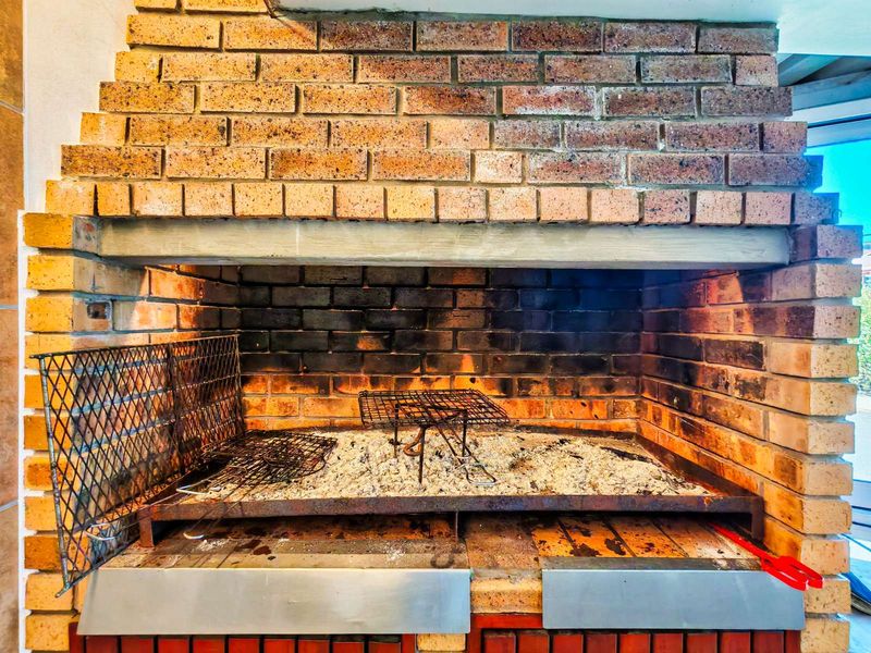 House For Sale in Hartenbos Central - Photo 5