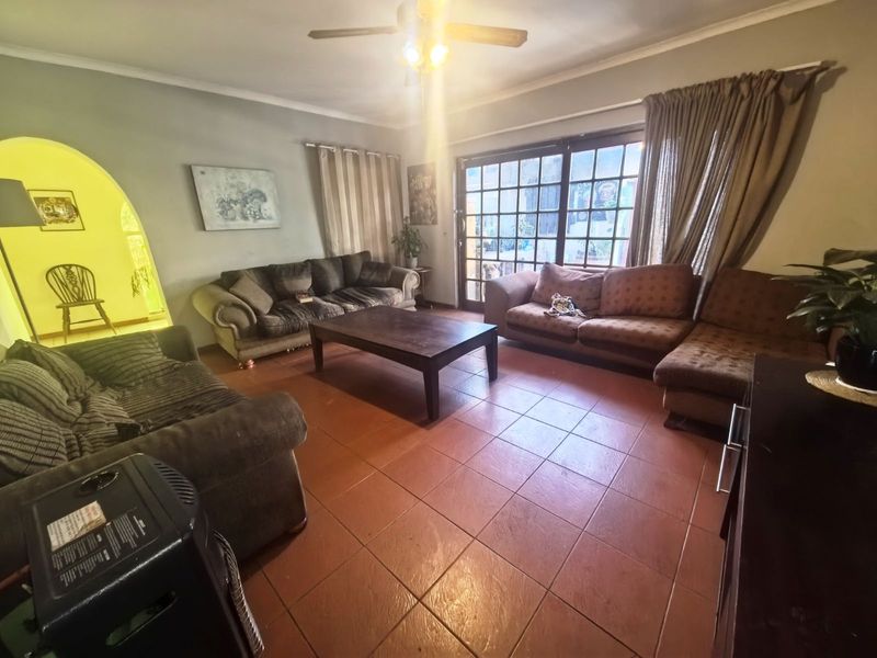 House For Sale in Rooihuiskraal North - Photo 3