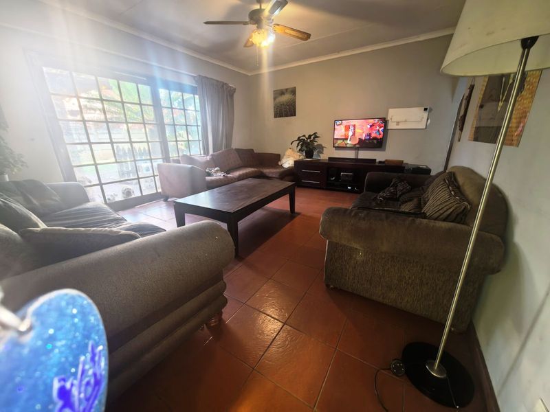 House For Sale in Rooihuiskraal North - Photo 4