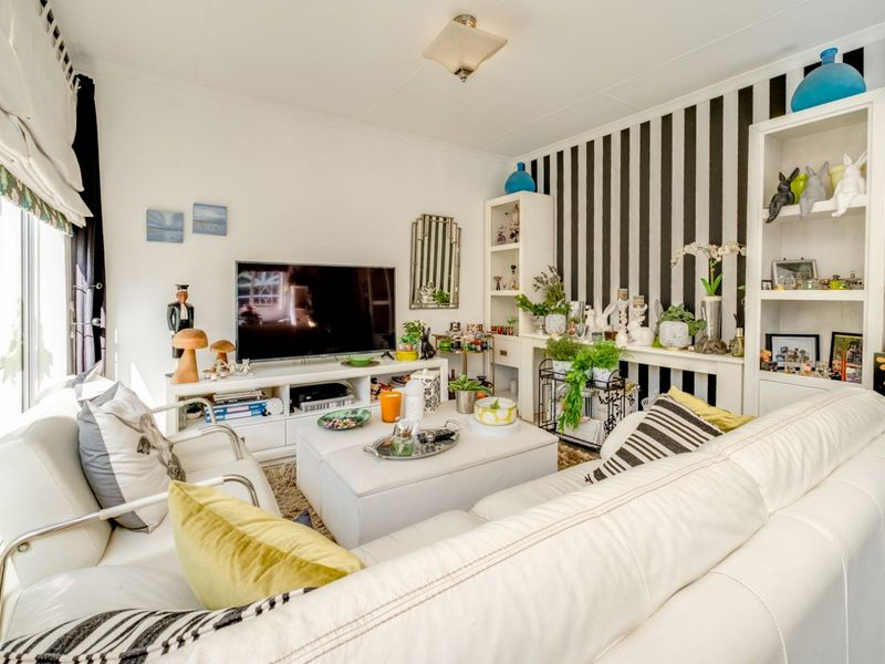 House For Sale in Berario - Photo 4