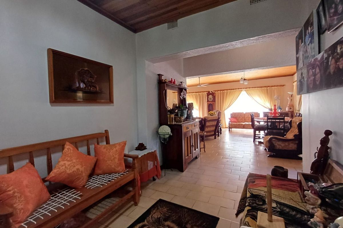 House For Sale in Orkney Central - Photo 2