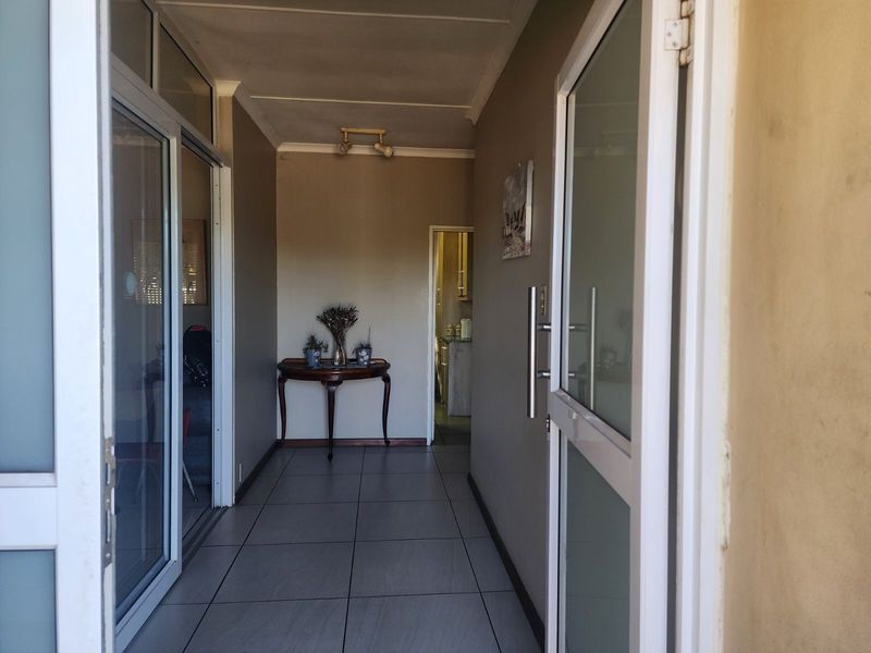 House For Sale in Ashton Central - Photo 3