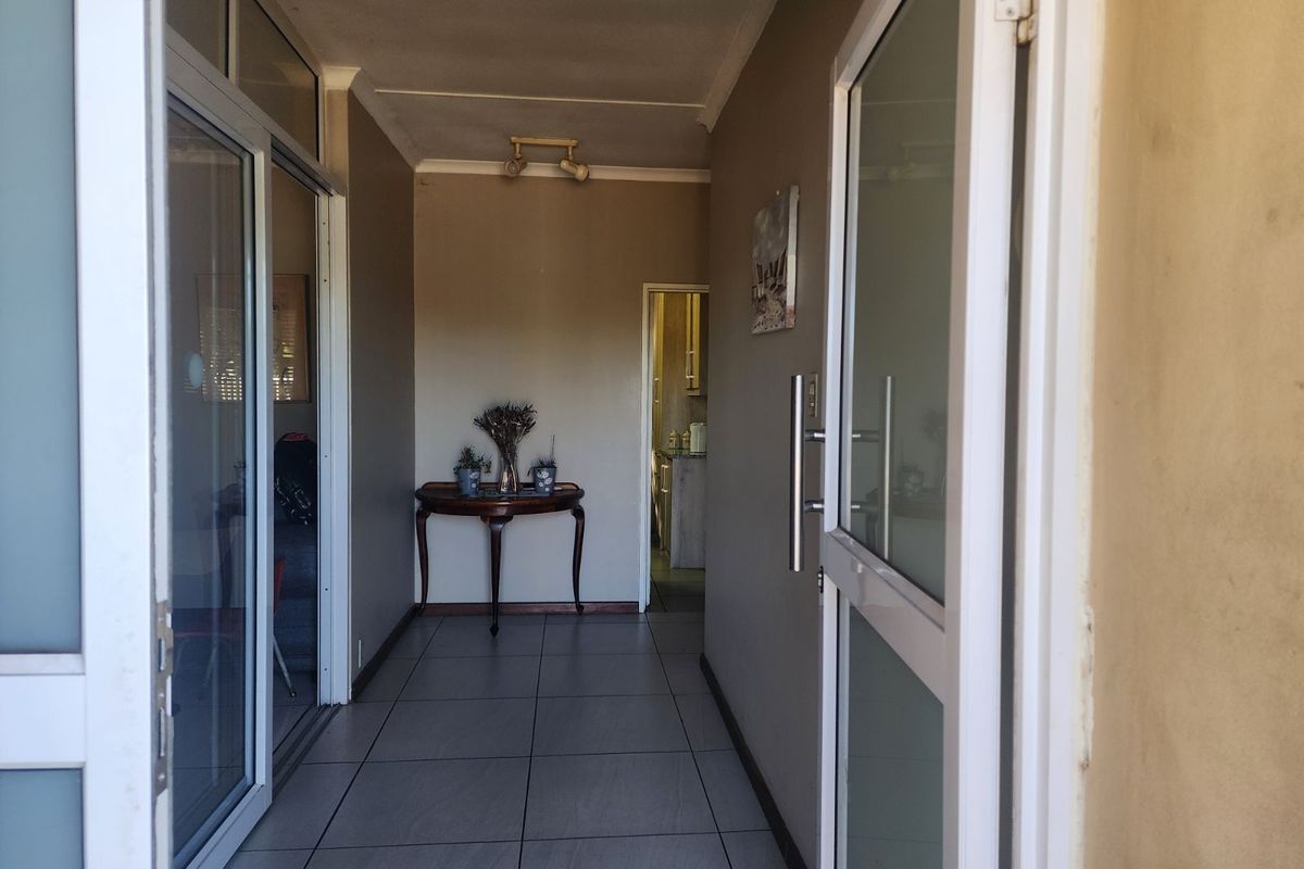 House For Sale in Ashton Central - Photo 3