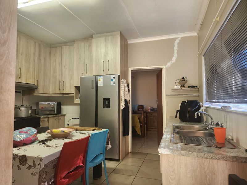 House For Sale in Ashton Central - Photo 8