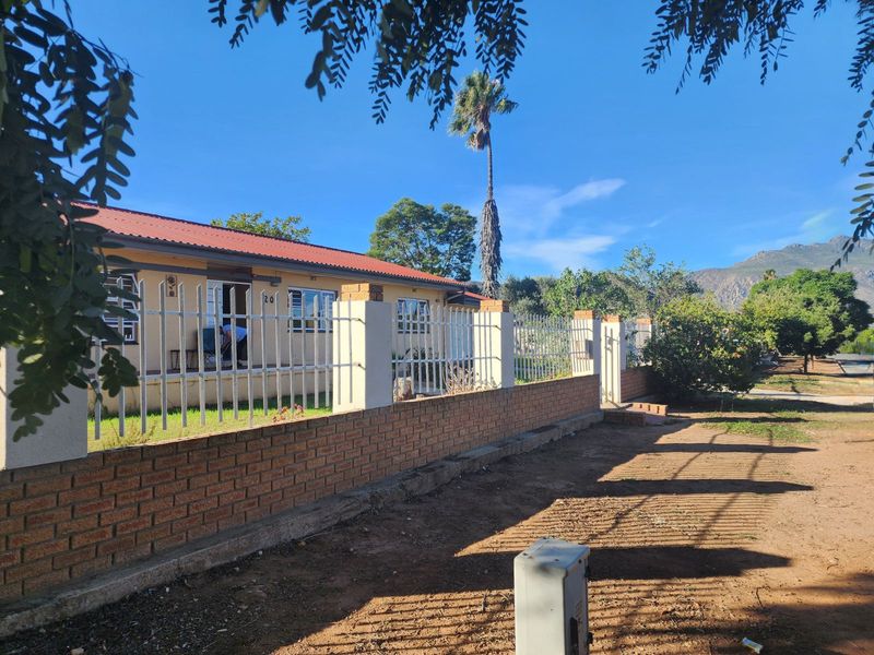 House For Sale in Ashton Central - Photo 2