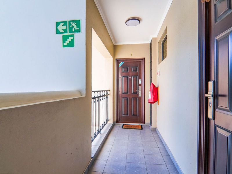 Apartment For Sale in Carlswald - Photo 2