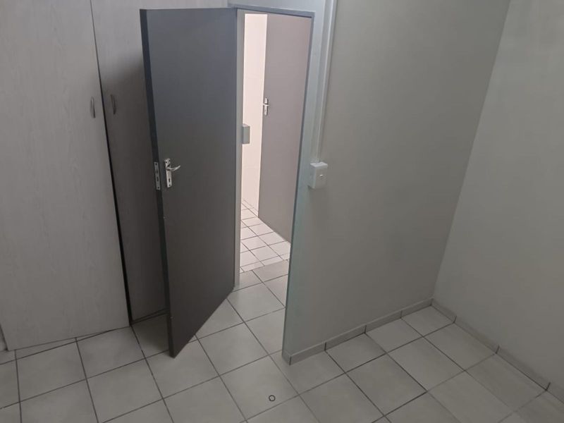 Apartment For Sale in Sunnyside - Photo 4