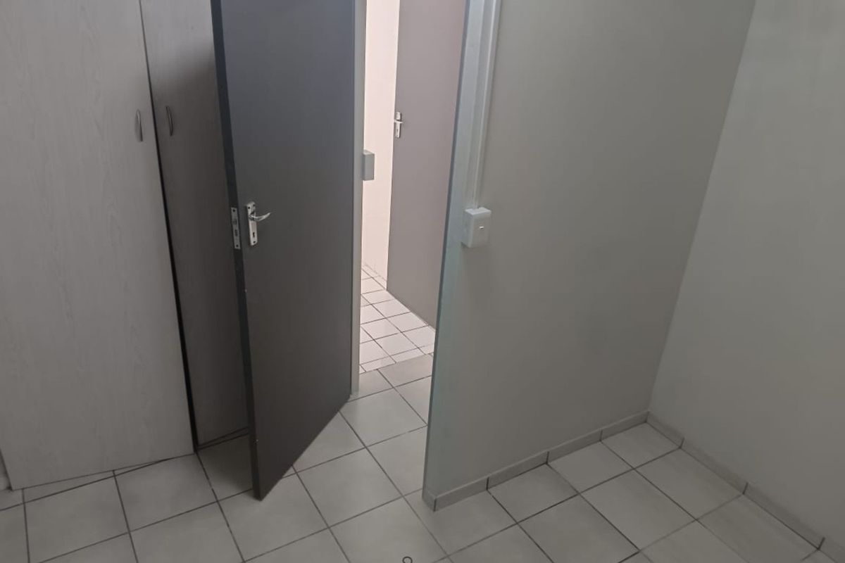 Apartment For Sale in Sunnyside - Photo 4