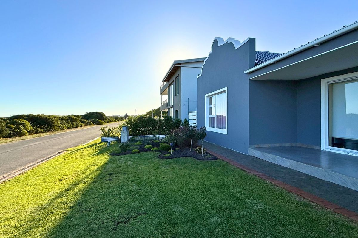 House For Sale in Pearly Beach - Photo 2