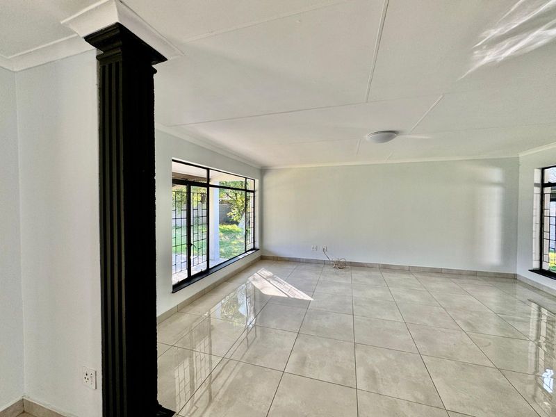 House For Sale in Secunda Central - Photo 6