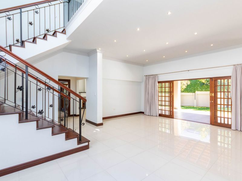 House For Sale in Bryanston - Photo 8