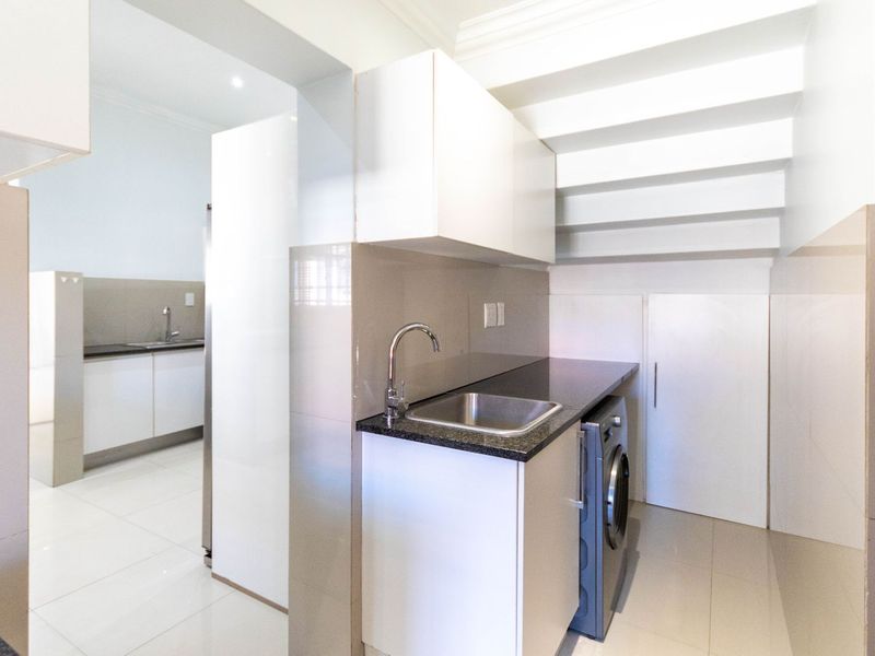 House For Sale in Bryanston - Photo 5