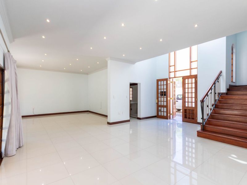 House For Sale in Bryanston - Photo 7
