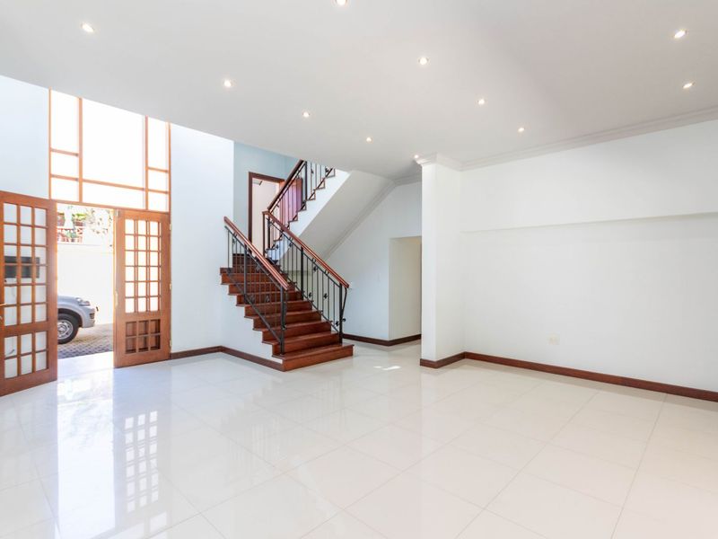 House For Sale in Bryanston - Photo 9