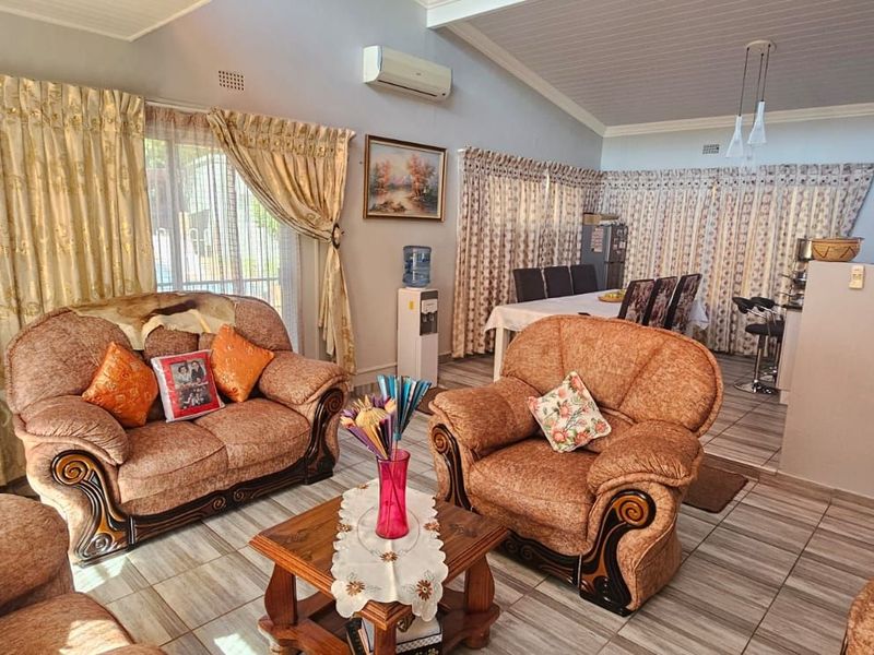 House For Sale in Hadison Park - Photo 3