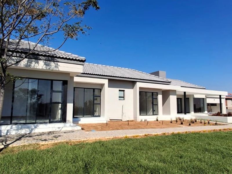 House For Sale in Pebble Rock Golf Village - Photo 3
