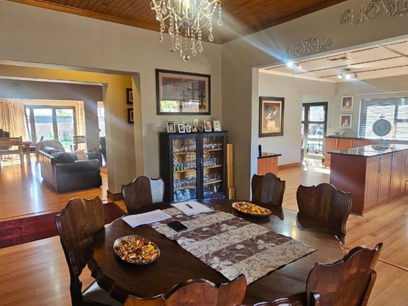 House For Sale in El Toro Park - Photo 5