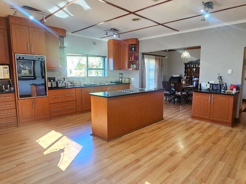 House For Sale in El Toro Park - Photo 7