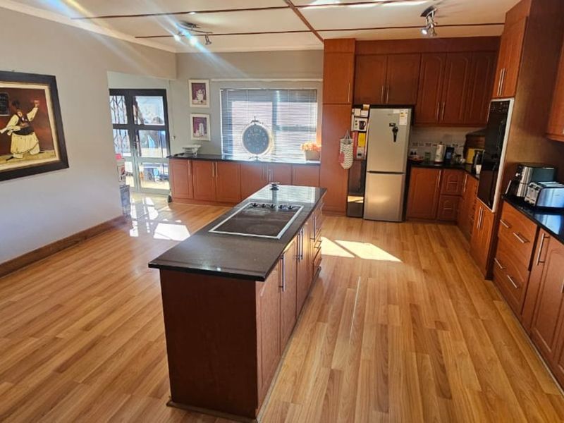 House For Sale in El Toro Park - Photo 6