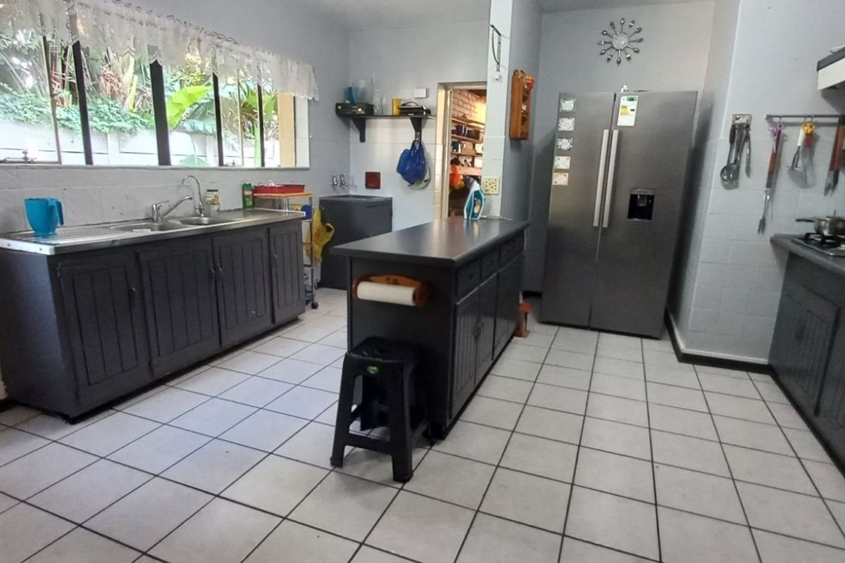 House For Sale in Bluewater Bay - Photo 5