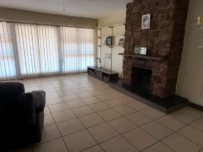 House For Sale in Bluewater Bay - Photo 4