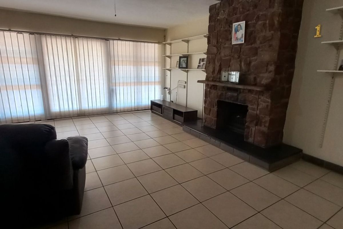 House For Sale in Bluewater Bay - Photo 4